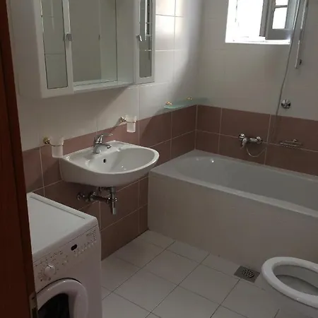 Family Friendly With A Swimming Pool - 14933 زادار