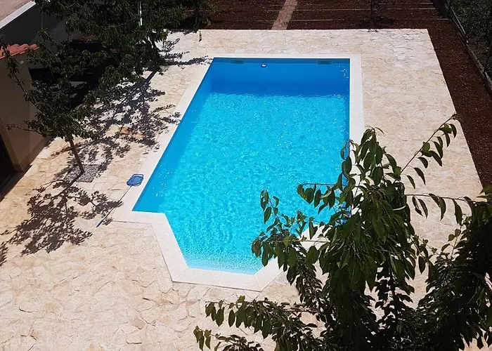 דירה Family Friendly With A Swimming Pool - 14933 *