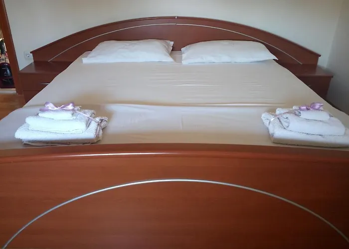 Family Friendly With A Swimming Pool - 14933 זאדאר