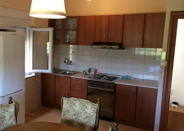 Family Friendly With A Swimming Pool - 14933 *