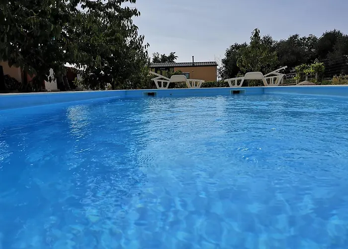 Family Friendly With A Swimming Pool - 14933 זאדאר