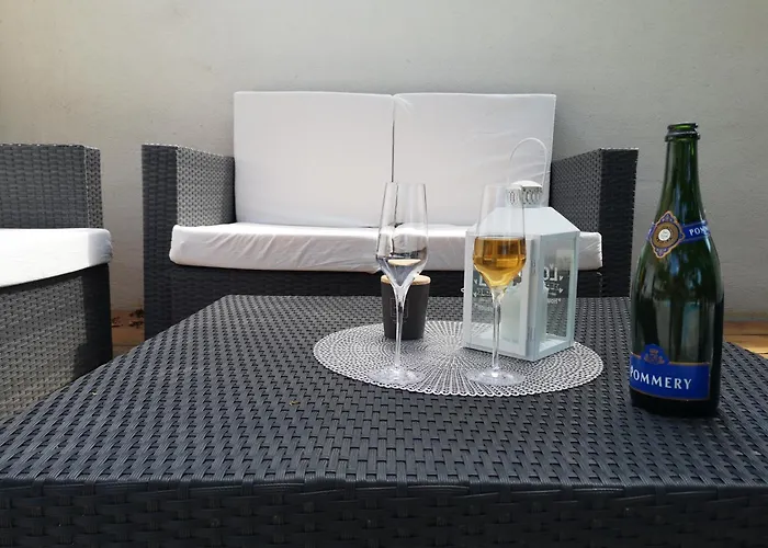 דירה Family Friendly With A Swimming Pool - 14933 *